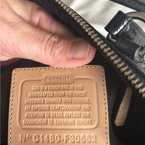 Sold- no longer available -Coach elegant Handbag 👜 💖🥰 - Picture 2 of 2